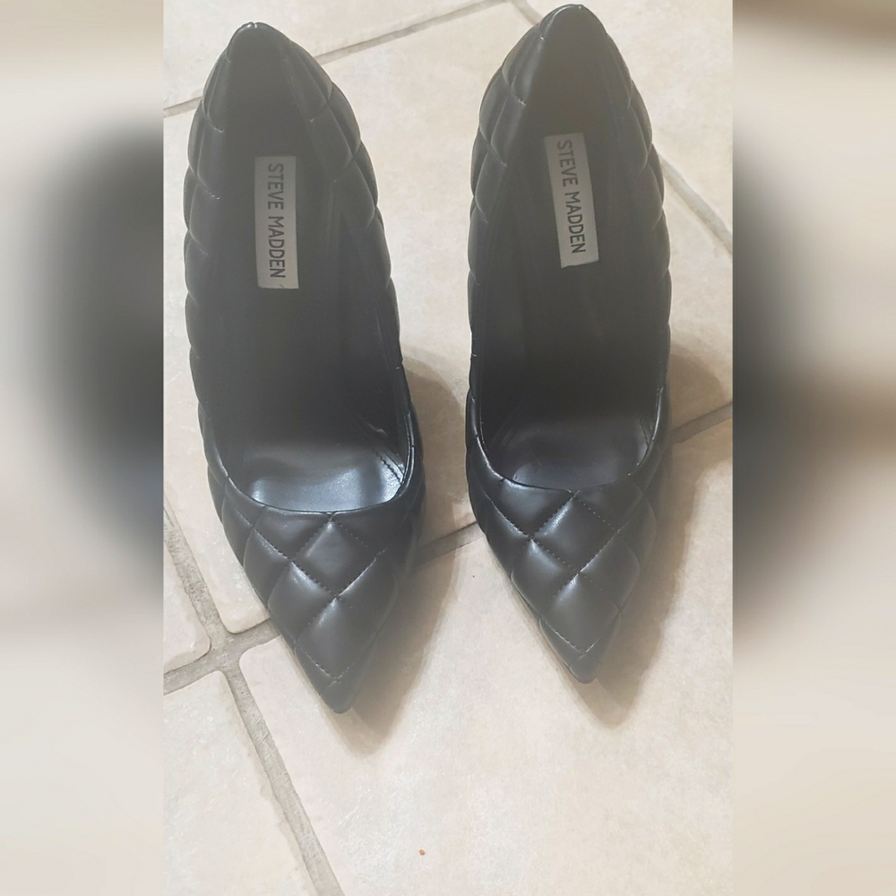 Only worn once. Excellent condition.